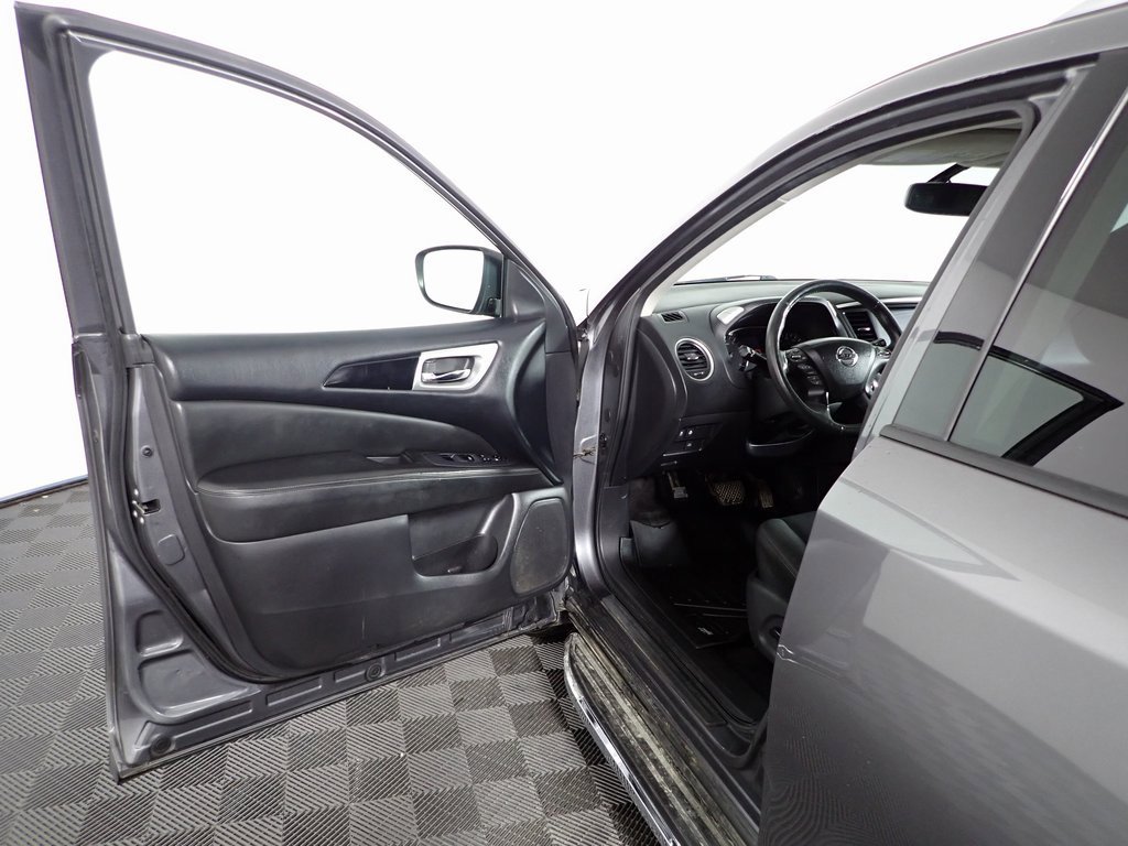 Used 2018 Nissan Pathfinder SV w/ SV All Weather Package image 14