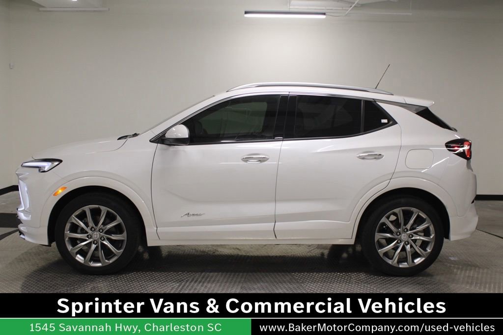 Used 2025 Buick Encore GX Avenir w/ Avenir Convenience Package FWD image 2
