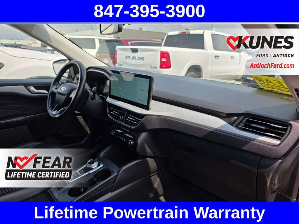 Certified 2025 Ford Escape Platinum AWD/4WD image 37