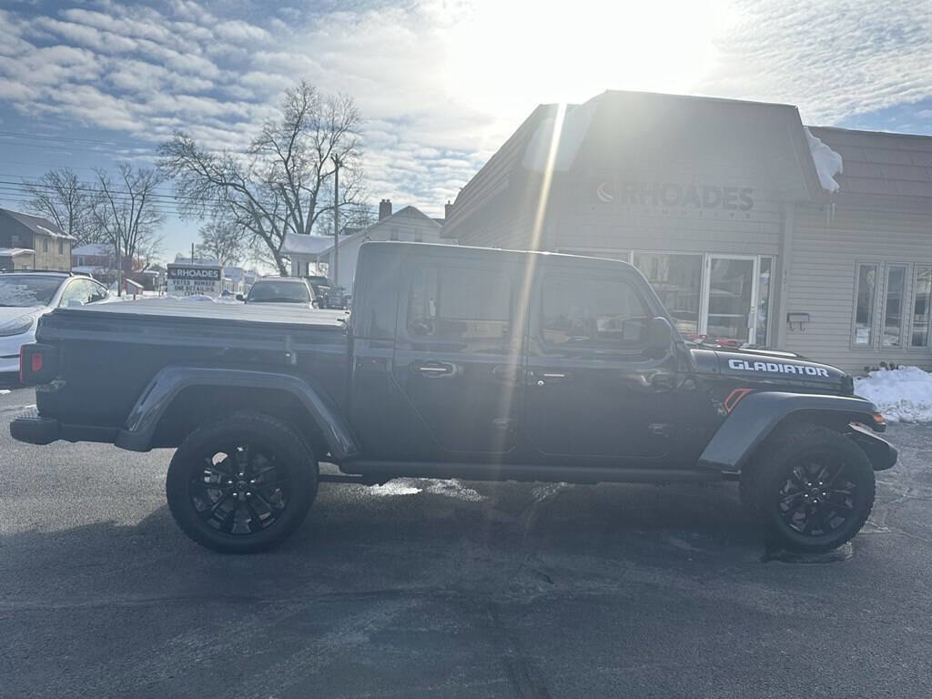 Used 2025 Jeep Gladiator Sport image 6