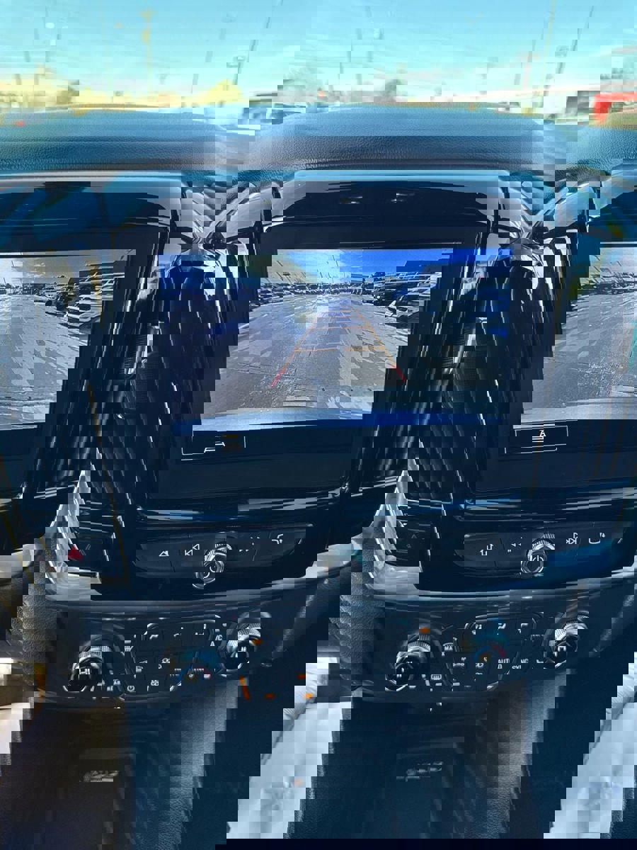 Used 2023 Chevrolet Traverse LT w/ Midnight/Sport Edition image 23