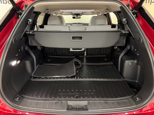 New 2025 Mitsubishi Outlander SE image 25