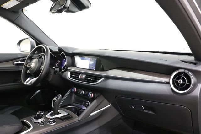 Used 2023 Alfa Romeo Stelvio Ti AWD/4WD image 14