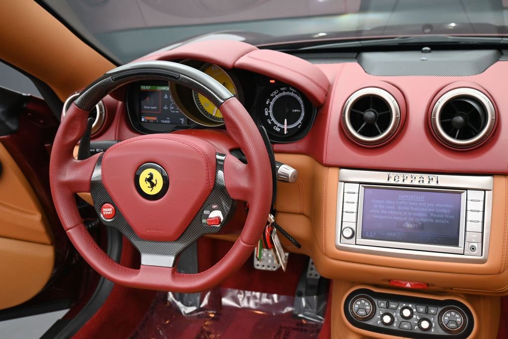 Used 2010 Ferrari California RWD image 18