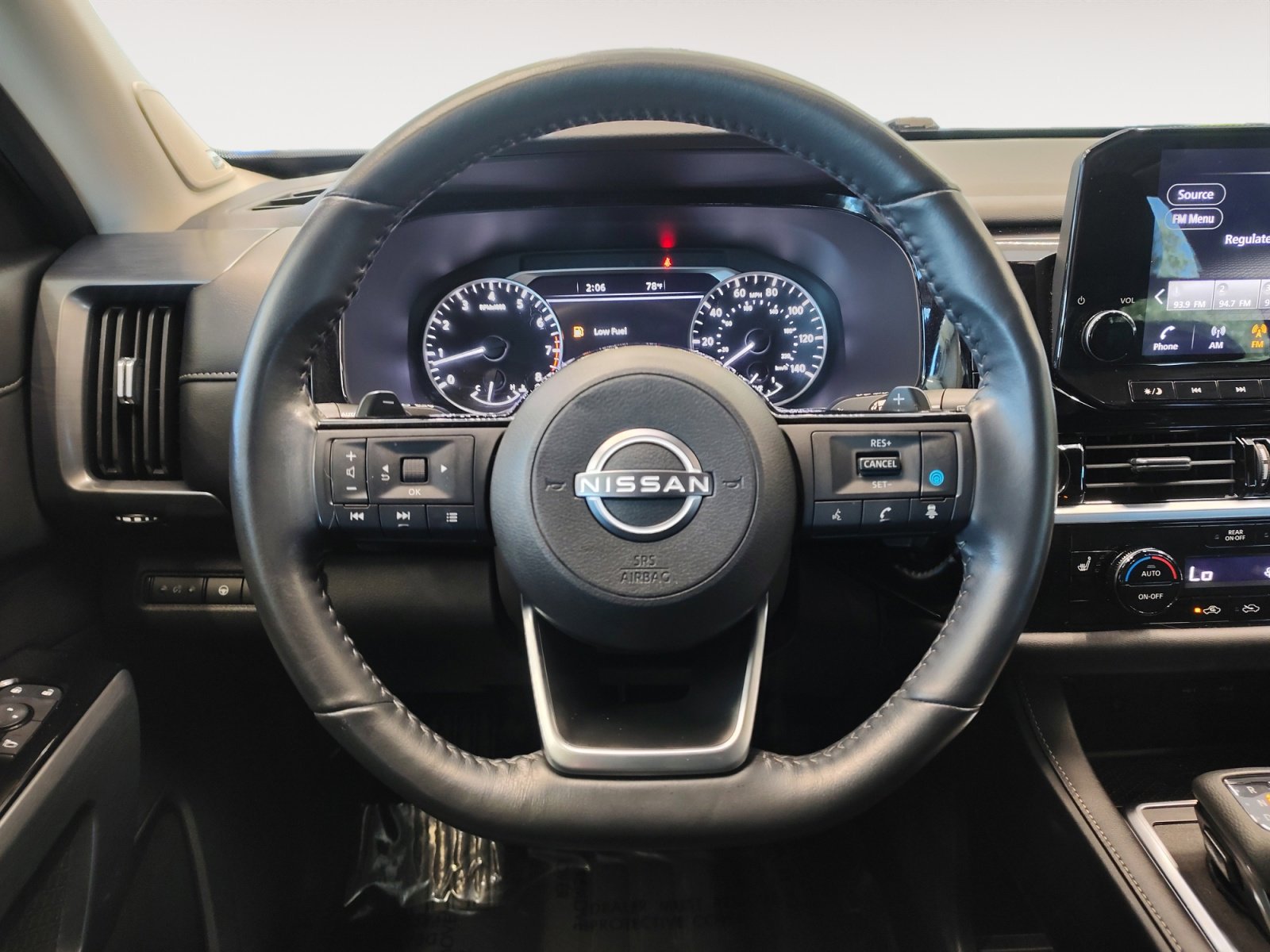 Used 2024 Nissan Pathfinder SL w/ SL Premium Package AWD/4WD image 18