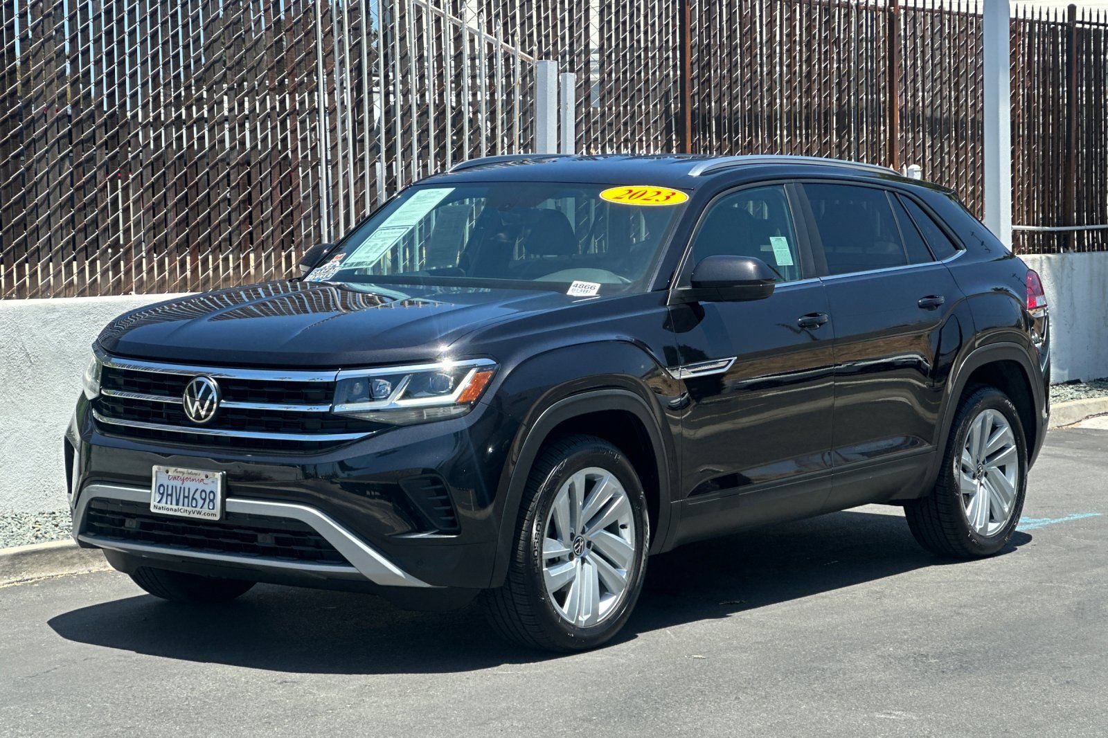 Used 2023 Volkswagen Atlas Cross Sport SE FWD image 8