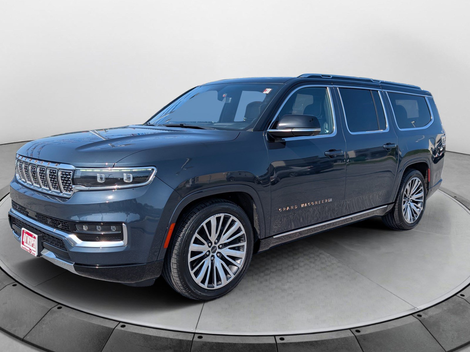 Used 2024 Jeep Grand Wagoneer L Series III AWD/4WD image 7