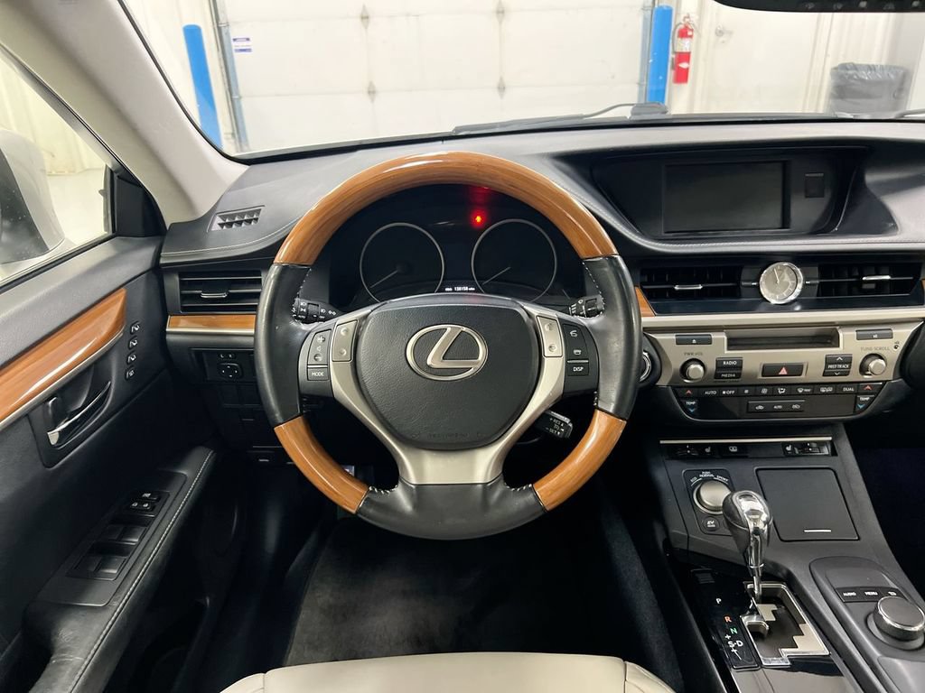 Used 2013 Lexus ES 300h w/ Premium Pkg FWD image 11