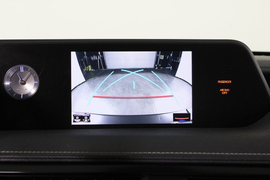 Used 2019 Lexus UX 200 image 28