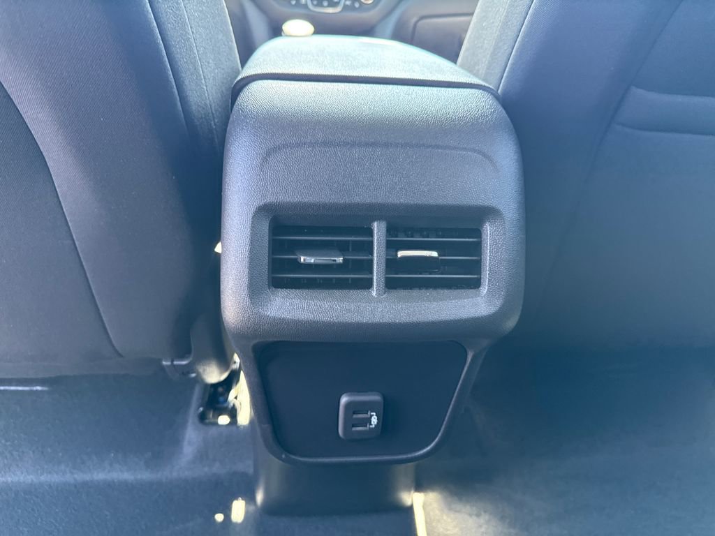 Used 2024 Chevrolet Equinox LT FWD image 28