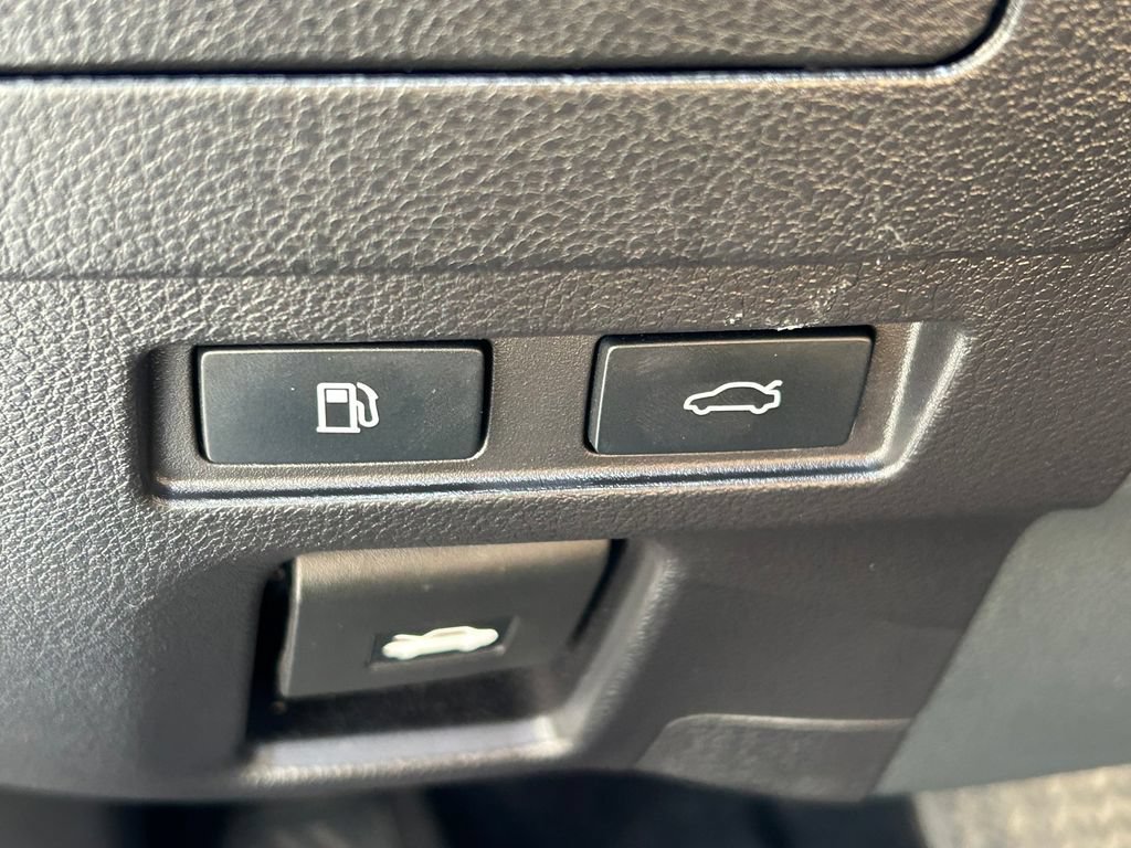 Used 2022 Lexus ES 300h w/ Luxury Package FWD image 28