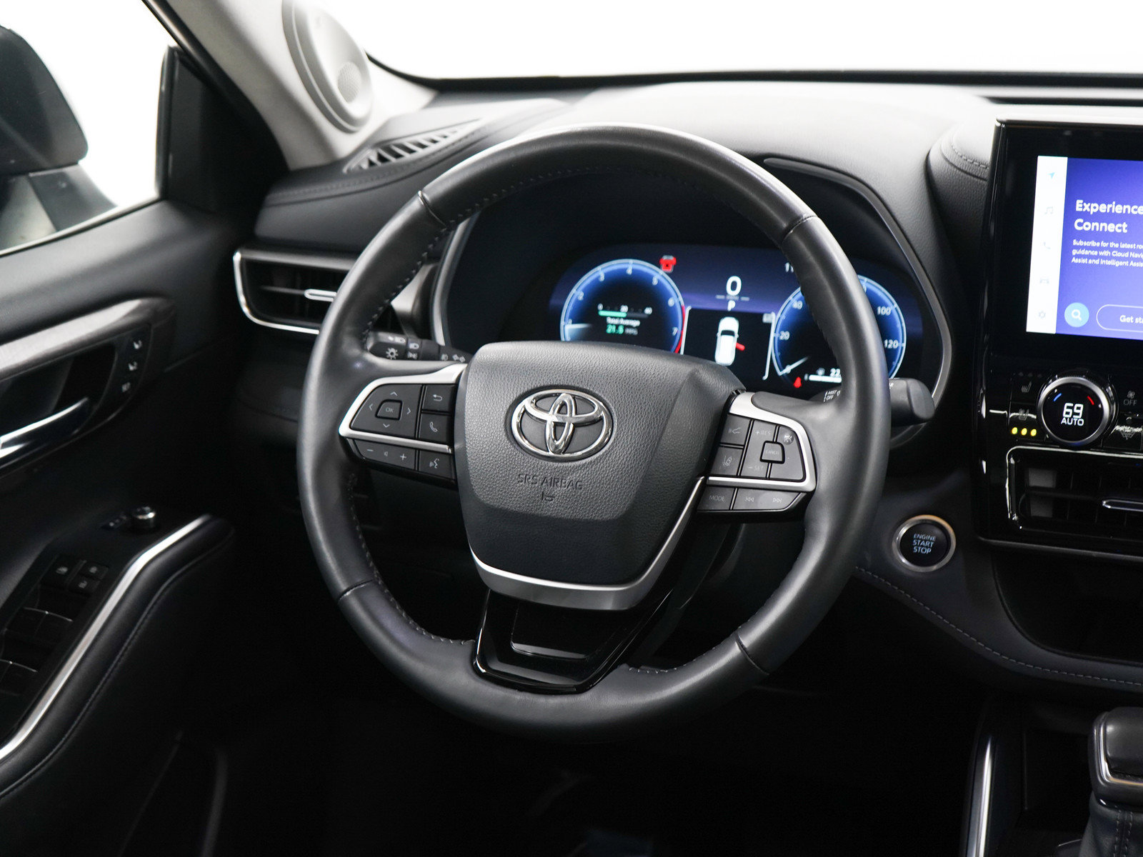 Used 2024 Toyota Highlander Limited AWD/4WD image 17