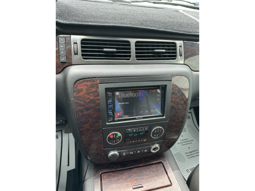 Used 2007 GMC Yukon XL Denali AWD/4WD image 8