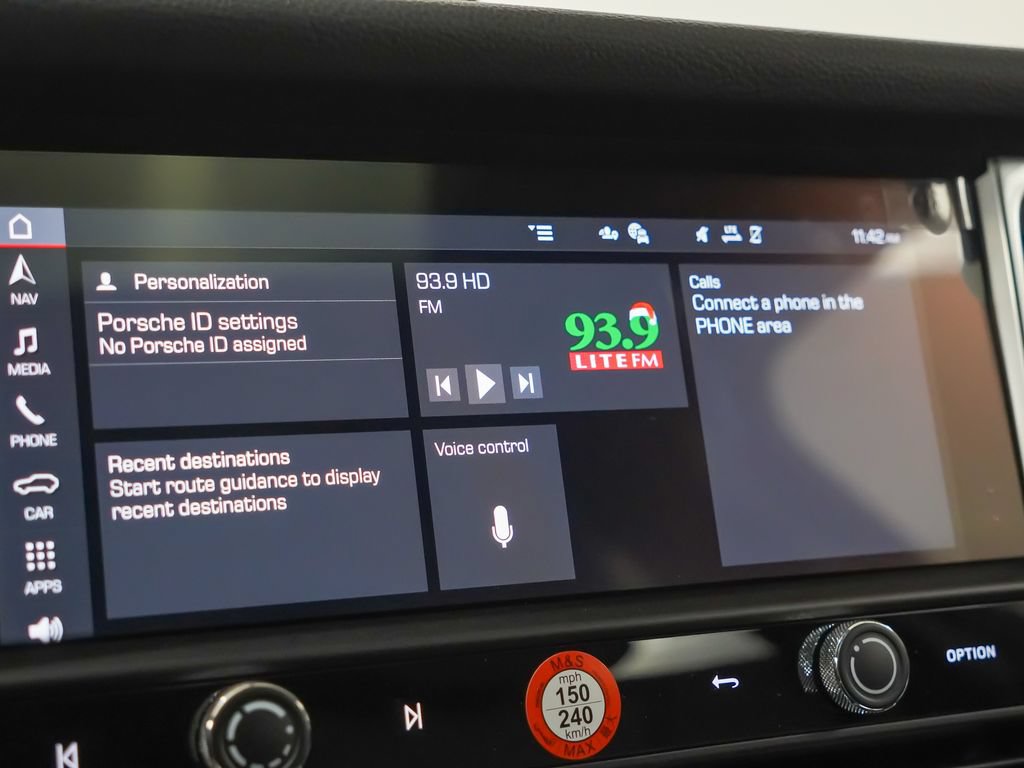 Certified 2026 Porsche Macan AWD/4WD image 30