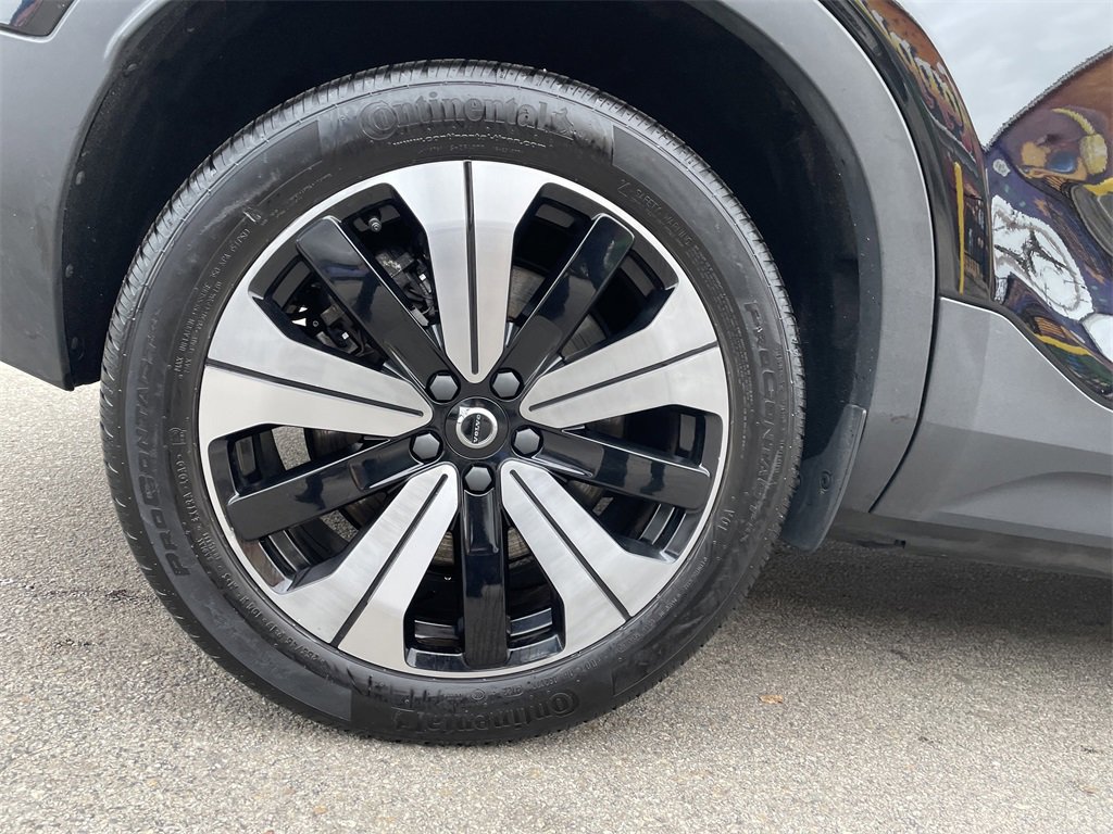 Used 2023 Volvo C40 Recharge Core image 12