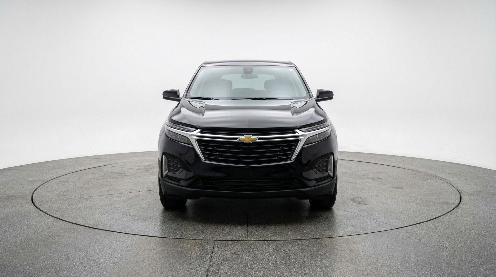 Used 2025 Chevrolet Equinox LT image 2