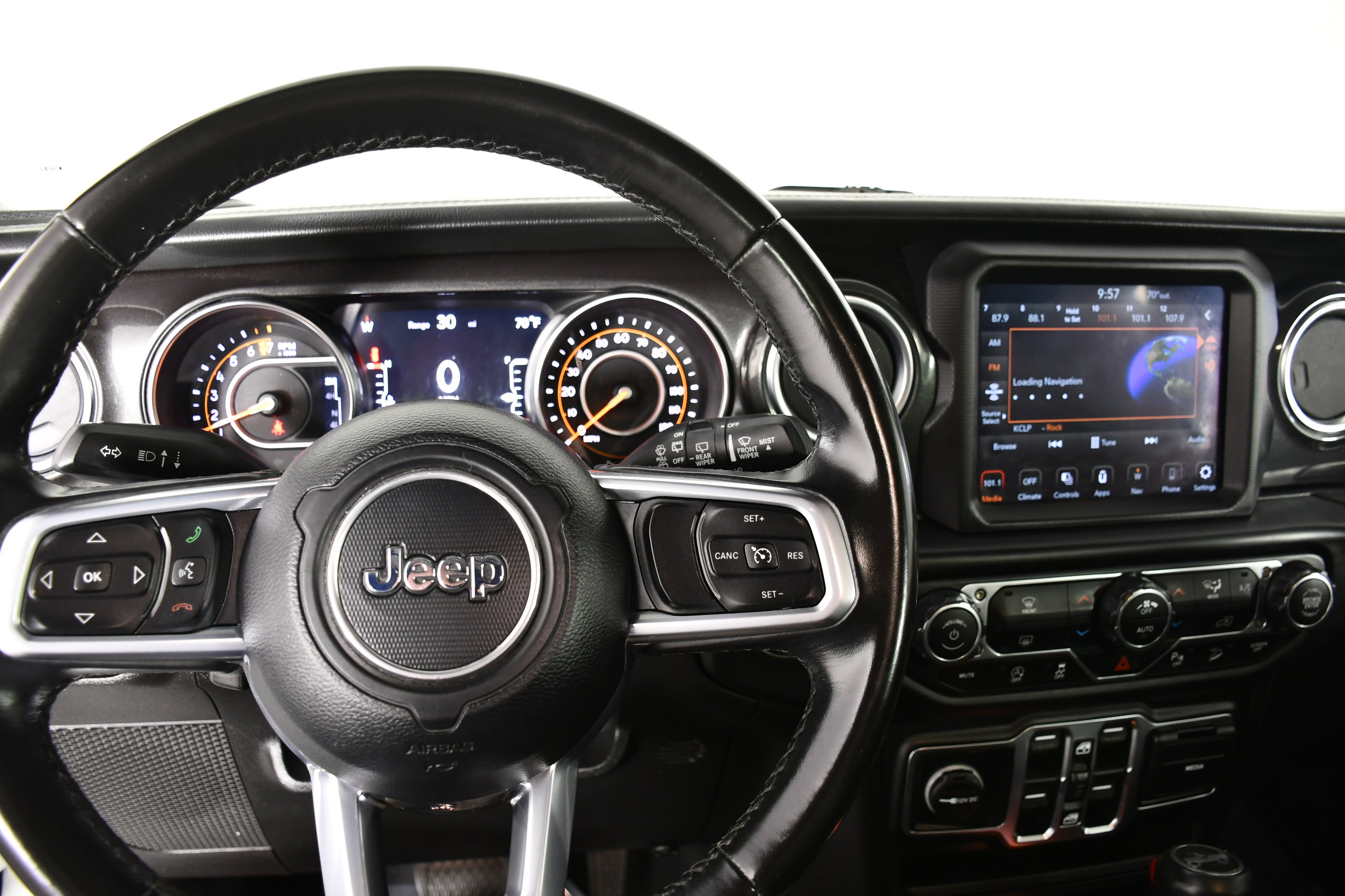 Used 2020 Jeep Wrangler Unlimited Sahara AWD/4WD image 17