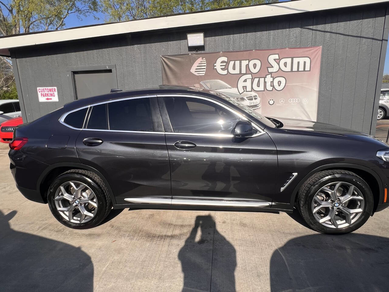 Used 2022 BMW X4 xDrive30i w/ Parking Assistance Package image 9