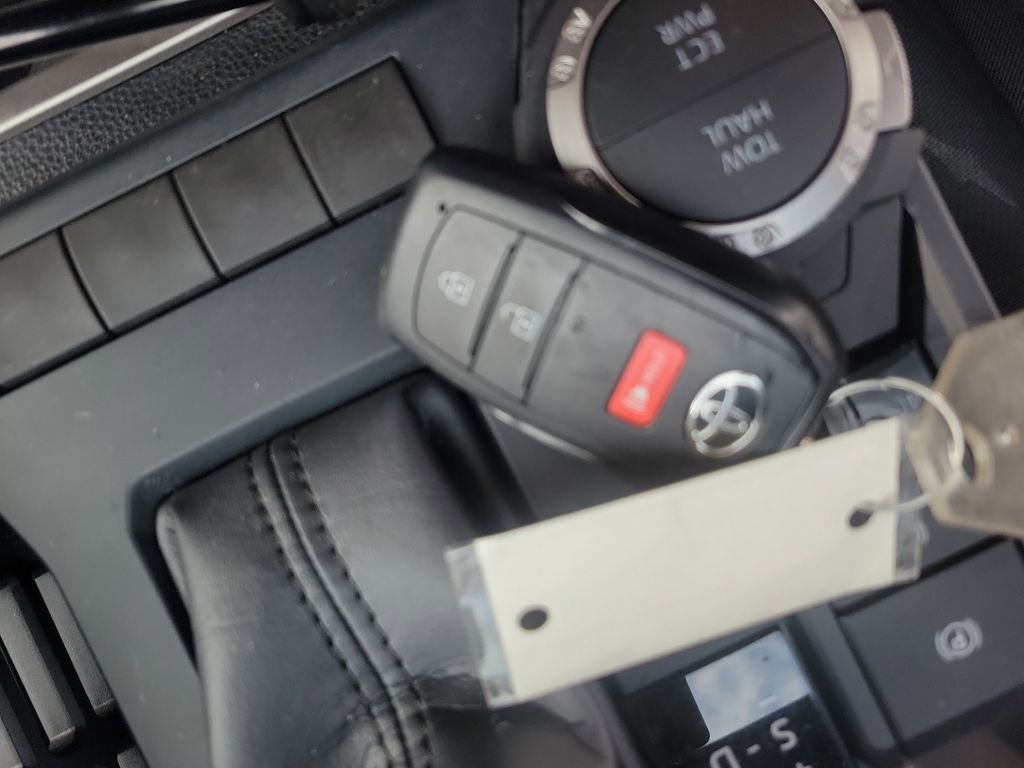 Certified 2025 Toyota Tacoma SR5 image 35