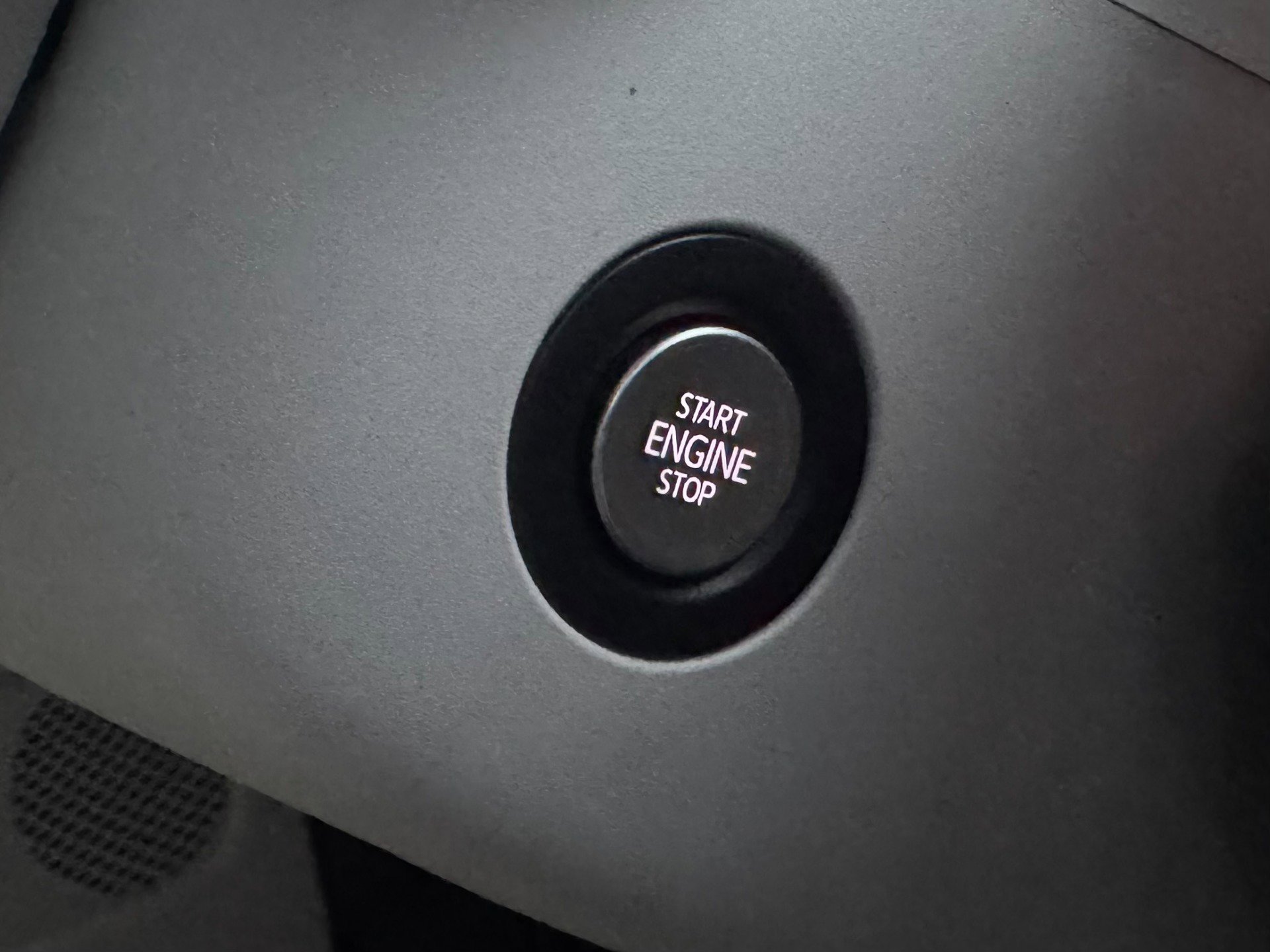 Used 2025 Volkswagen ID. Buzz Pro S Plus image 38