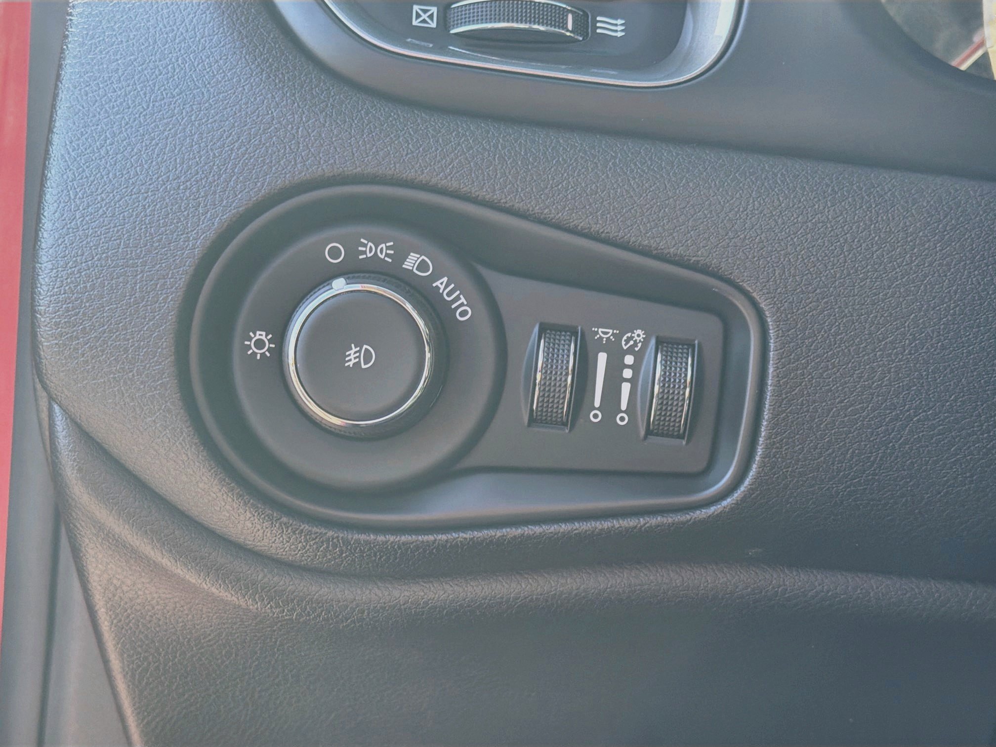 Used 2020 Jeep Renegade Limited AWD/4WD image 16