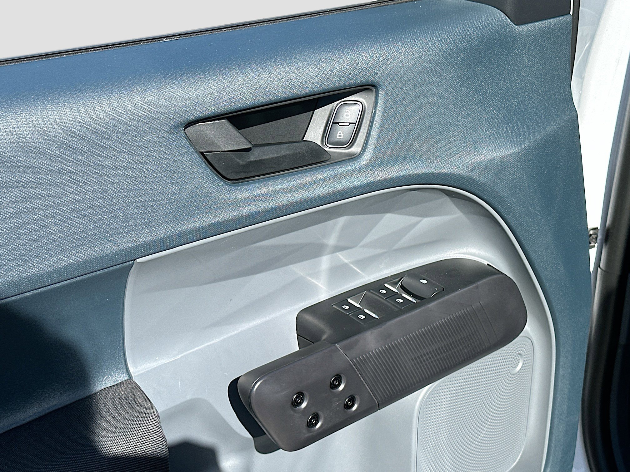 Certified 2025 Ford Maverick XL w/ Equipment Group 102A image 17