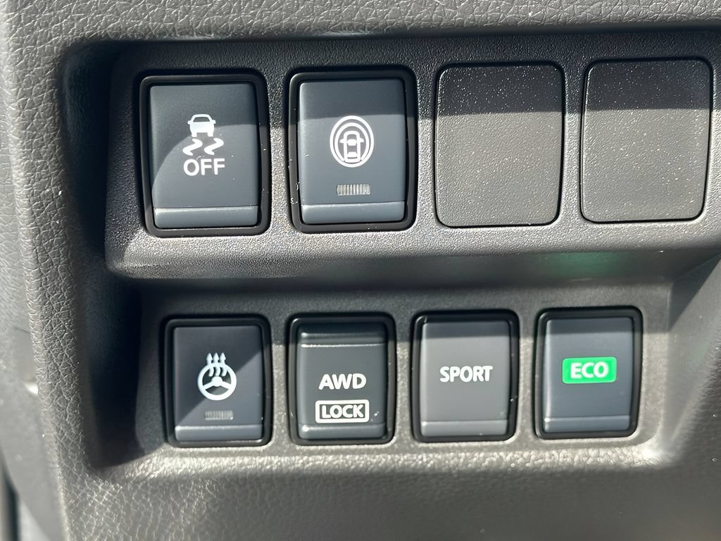 Used 2022 Nissan Rogue Sport SV AWD/4WD image 15