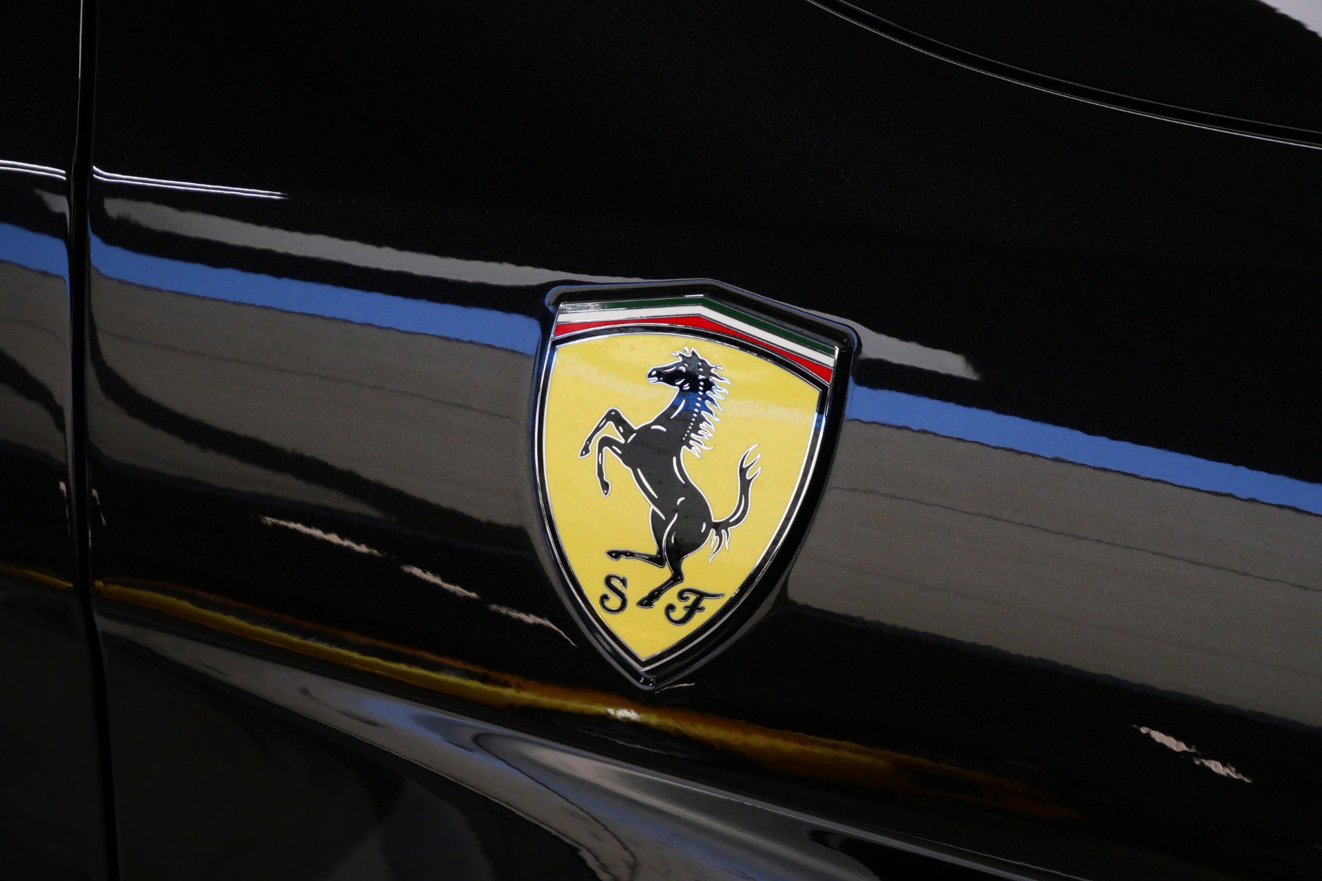 Used 2018 Ferrari GTC4Lusso image 46