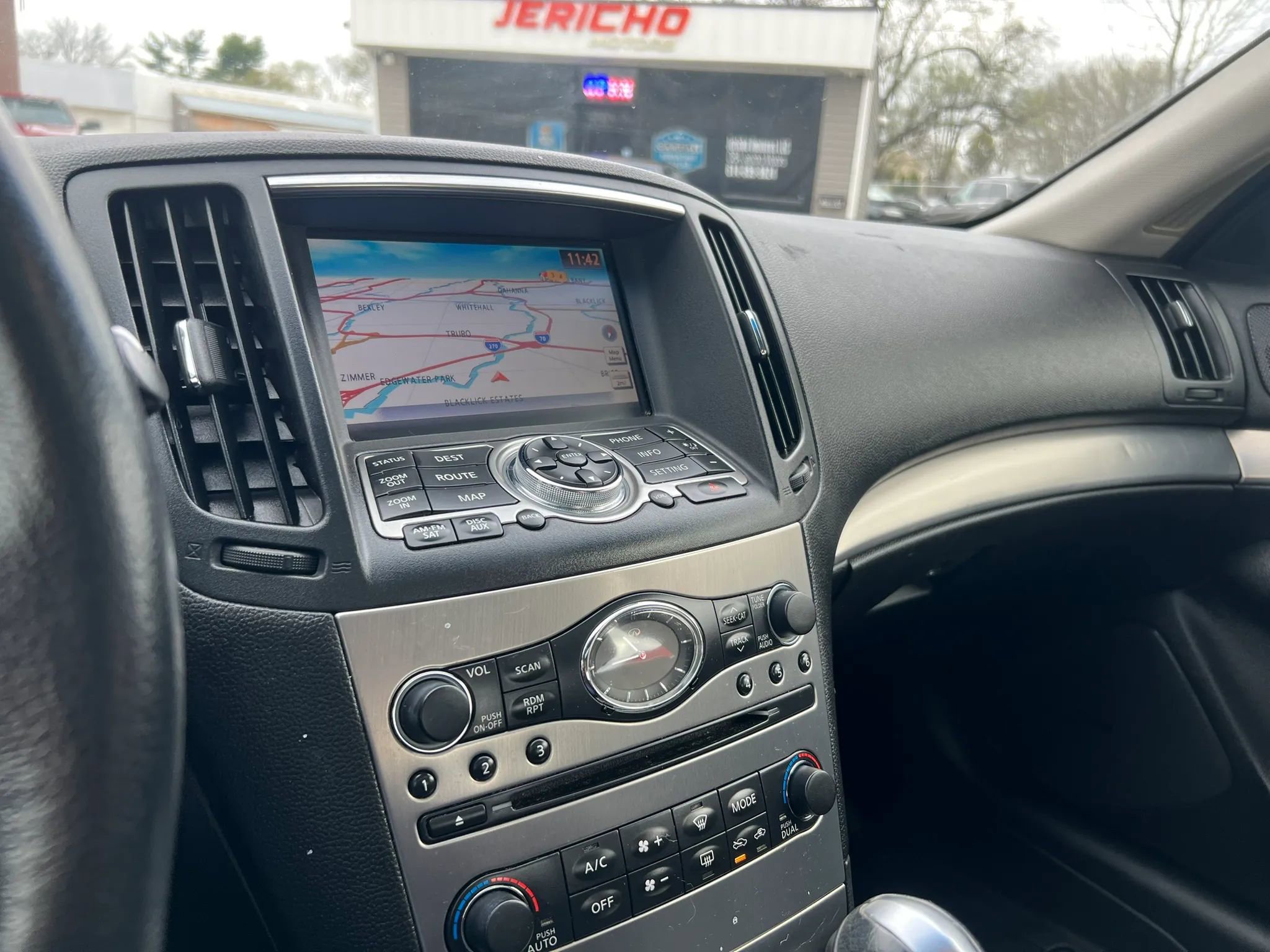 Used 2012 INFINITI G37 x Sedan w/ Premium Pkg image 18