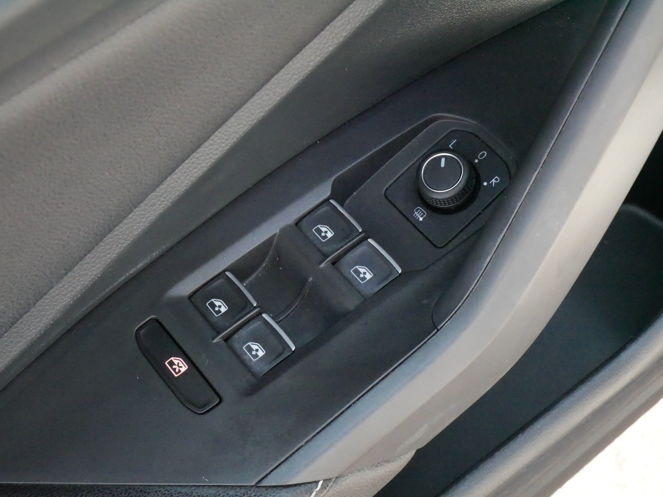 Certified 2023 Volkswagen Jetta SE w/ Panoramic Sunroof Package FWD image 19