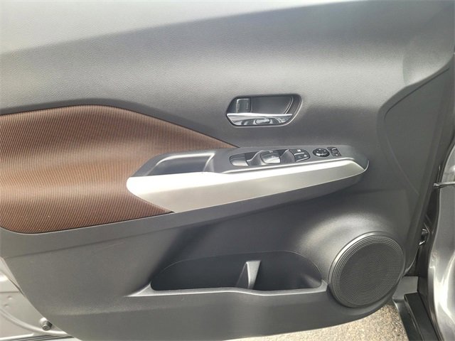 Used 2020 Nissan Kicks SR image 16