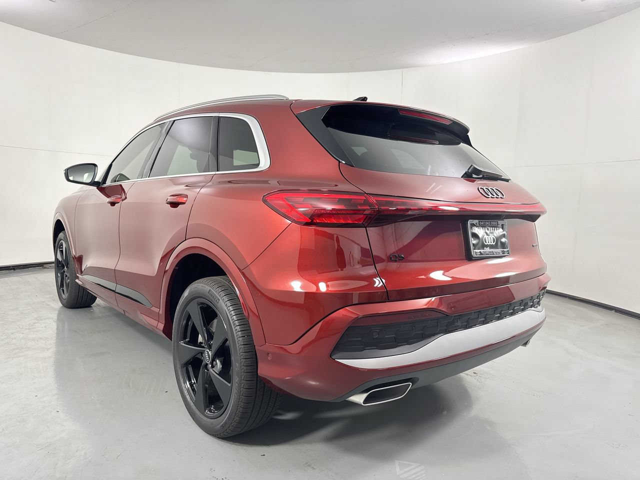 Used 2025 Audi Q5 Premium Plus w/ Premium Plus AWD/4WD image 5