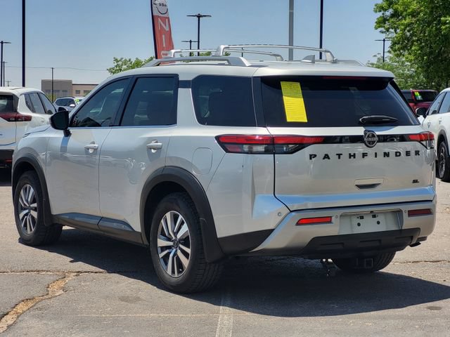 Used 2022 Nissan Pathfinder SL w/ SL Black Package FWD image 4