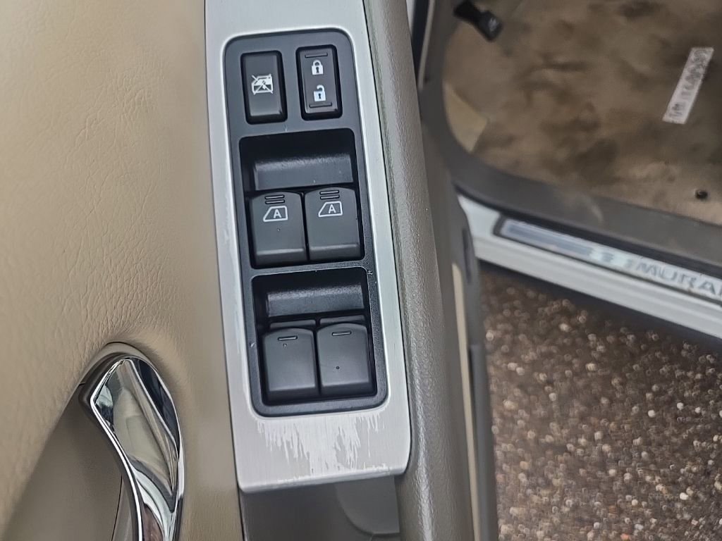 Used 2010 Nissan Murano SL w/ Leather Pkg image 11