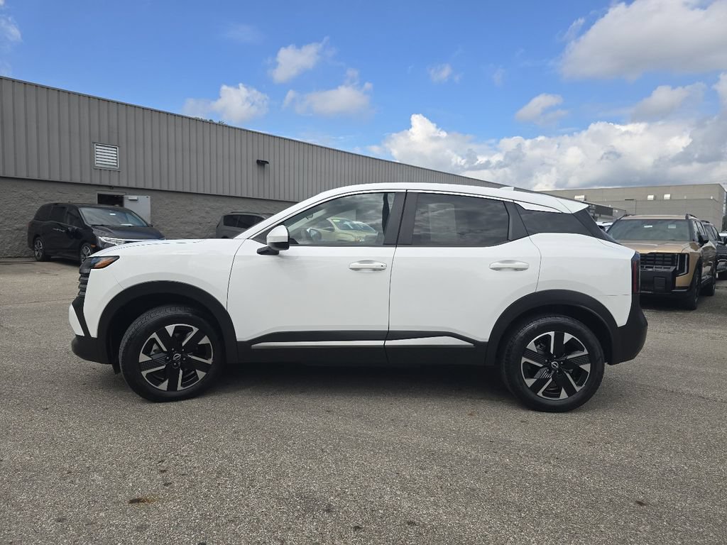 Used 2025 Nissan Kicks SV AWD/4WD image 12