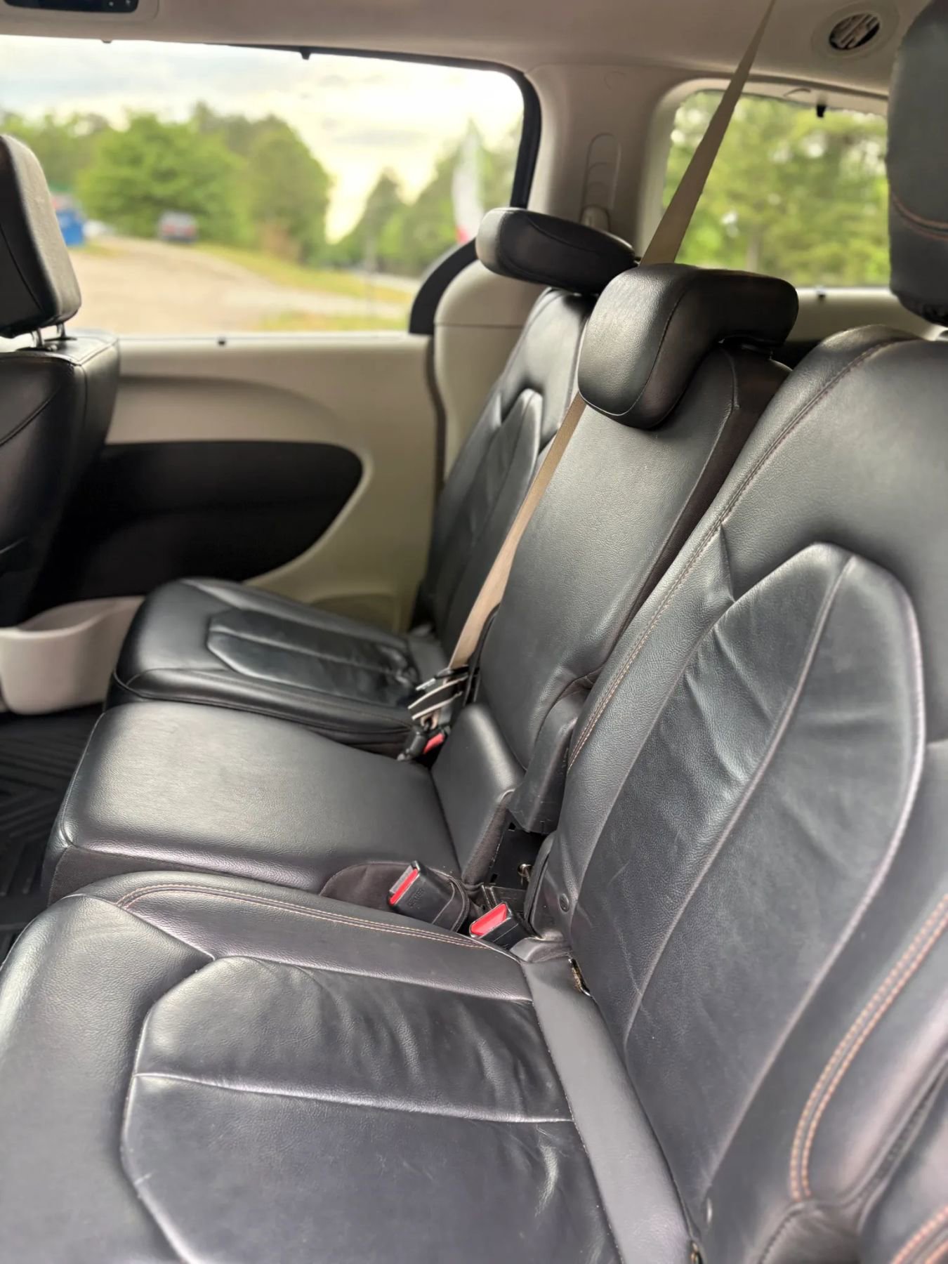 Used 2017 Chrysler Pacifica Touring-L w/ Tire & Wheel Group FWD image 27