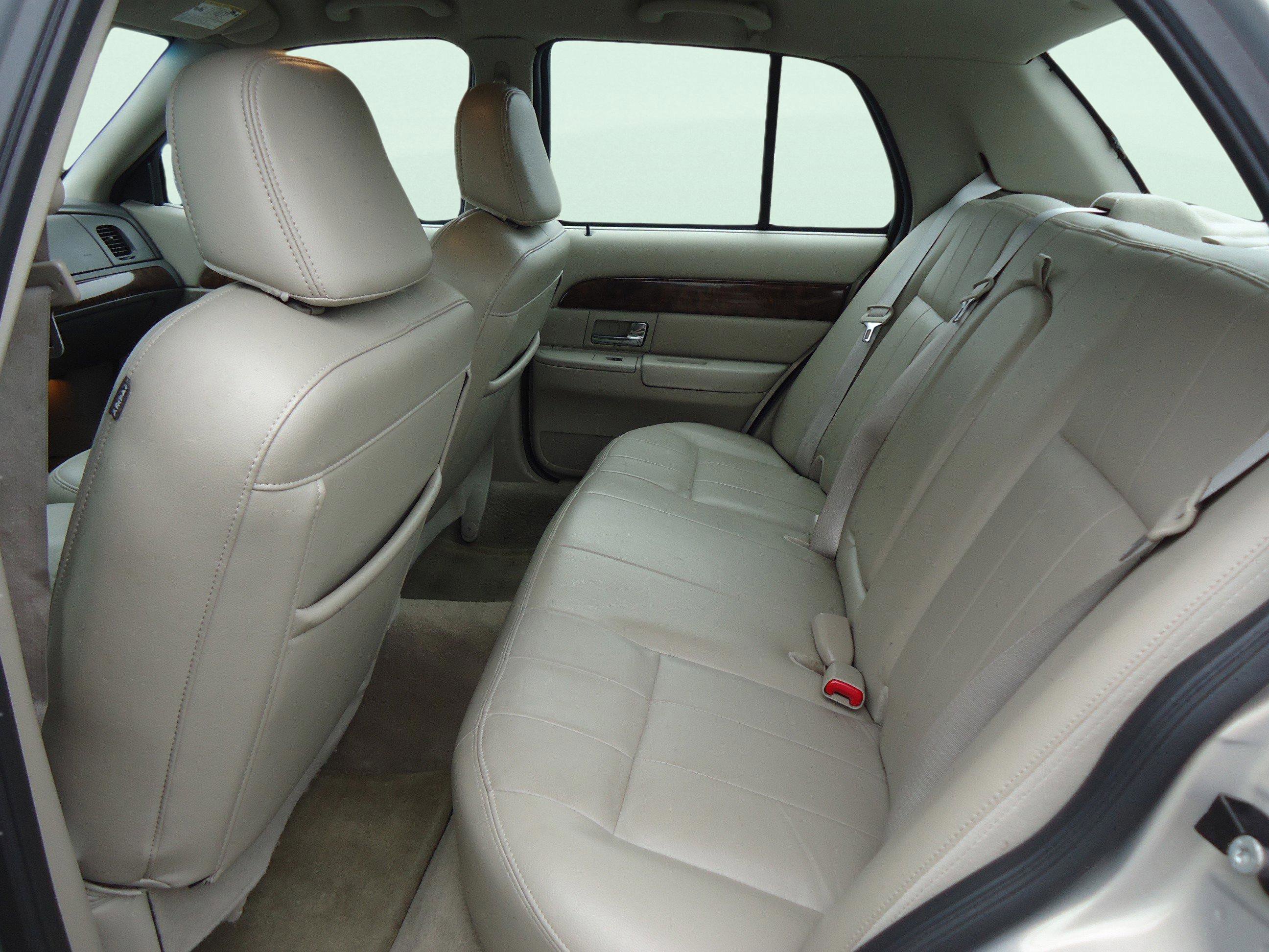 Used 2010 Mercury Grand Marquis LS image 25