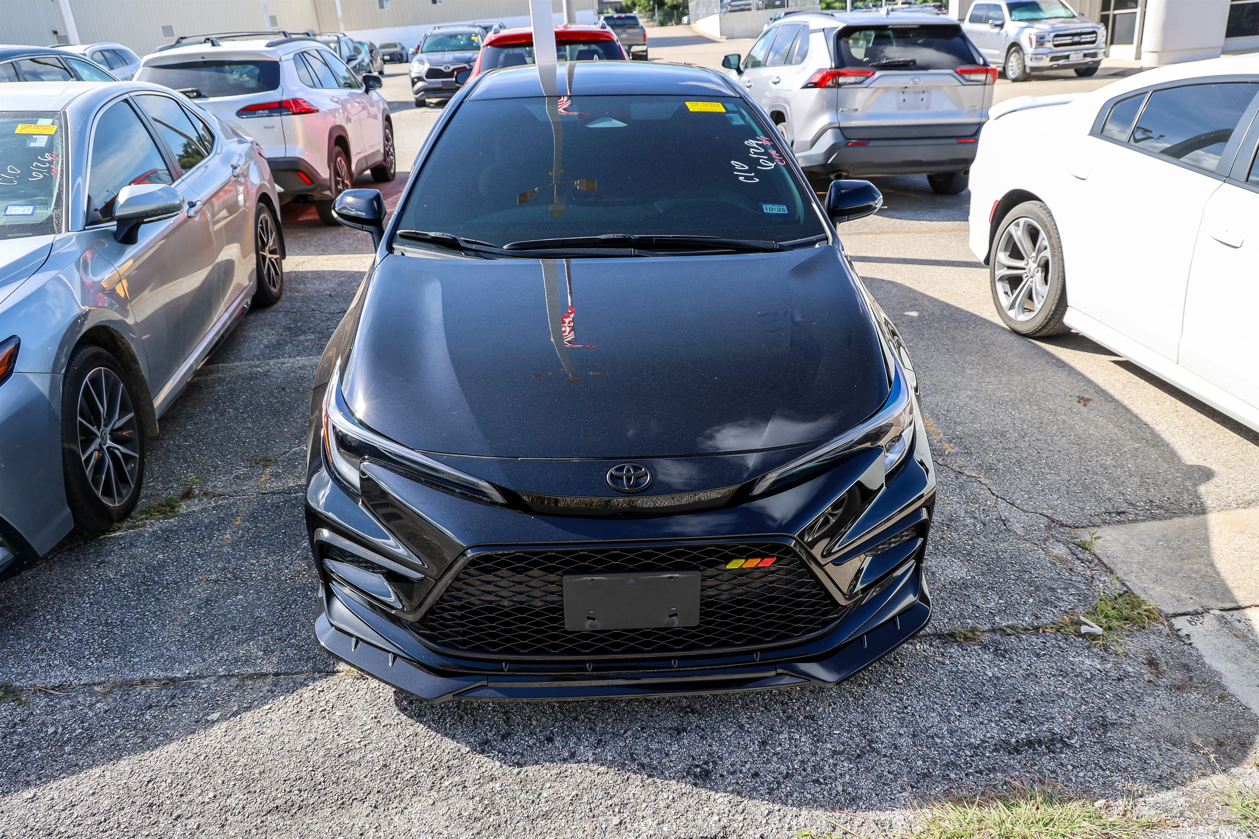 Used 2025 Toyota Corolla SE FWD image 5
