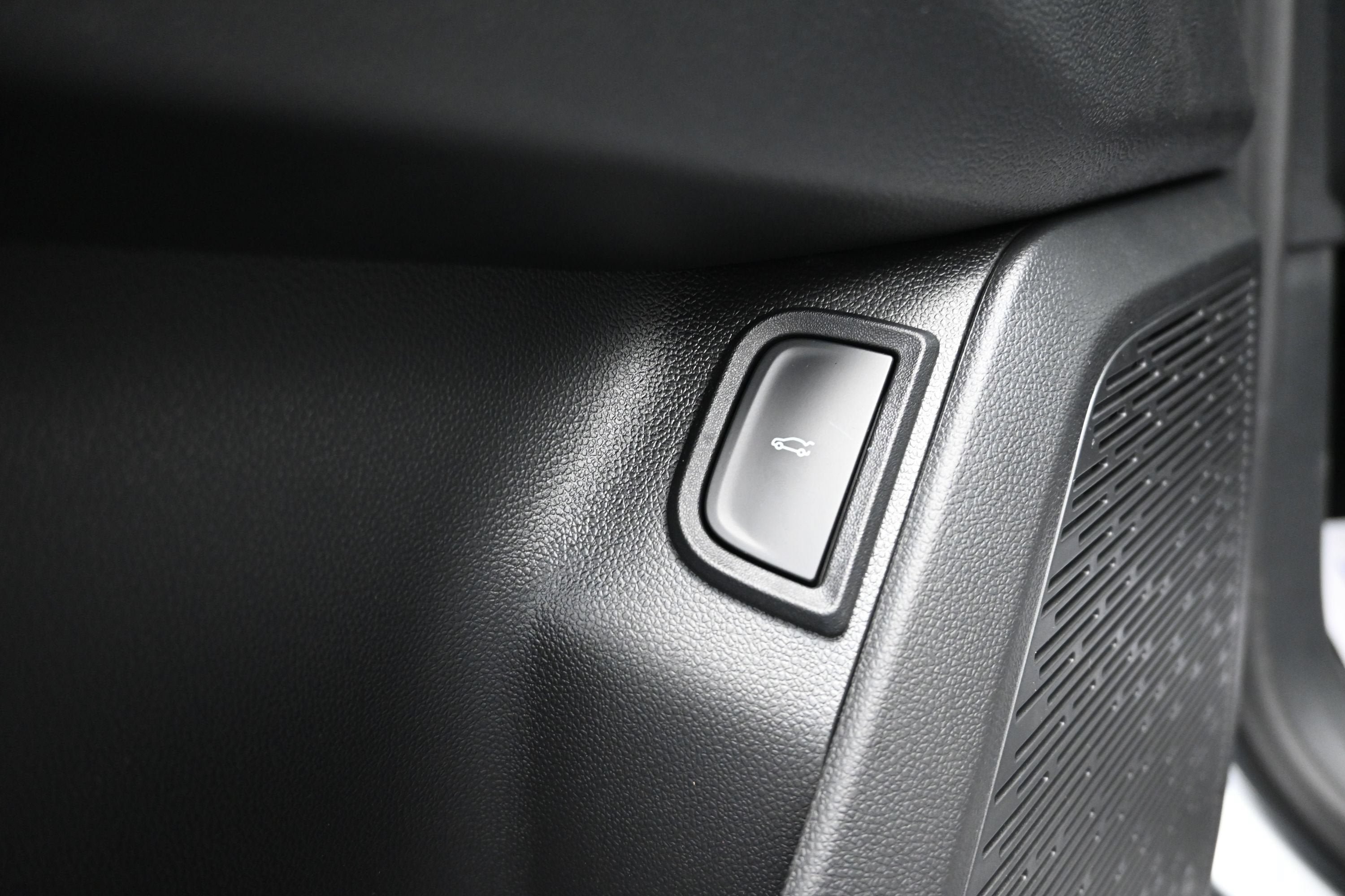 New 2027 Chevrolet Equinox LT w/ Convenience Package II FWD image 28