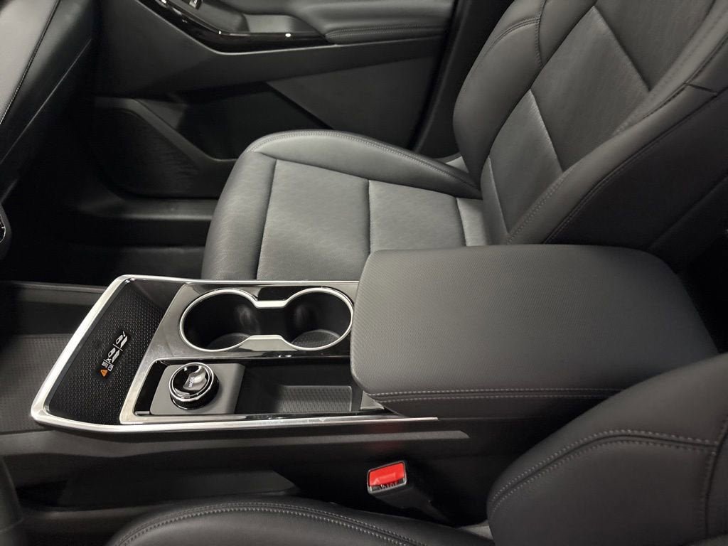 New 2026 Chevrolet Equinox LT w/ Convenience Package II FWD image 15