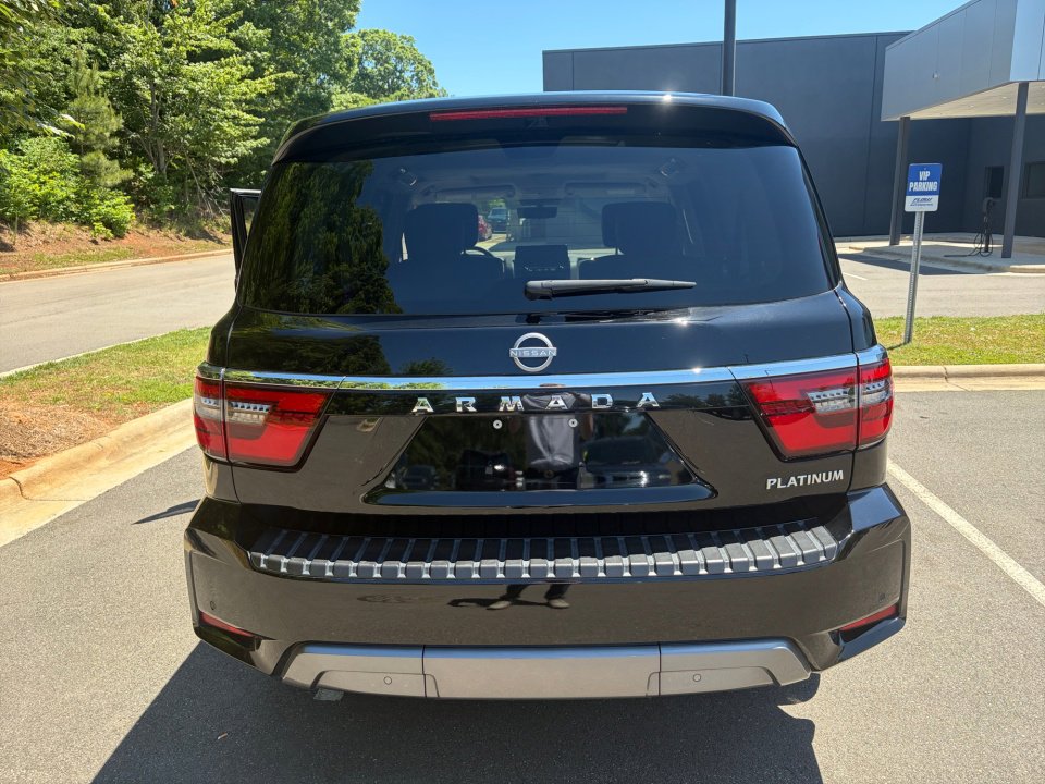 Certified 2023 Nissan Armada Platinum w/ Captain's Chairs Package AWD/4WD image 18