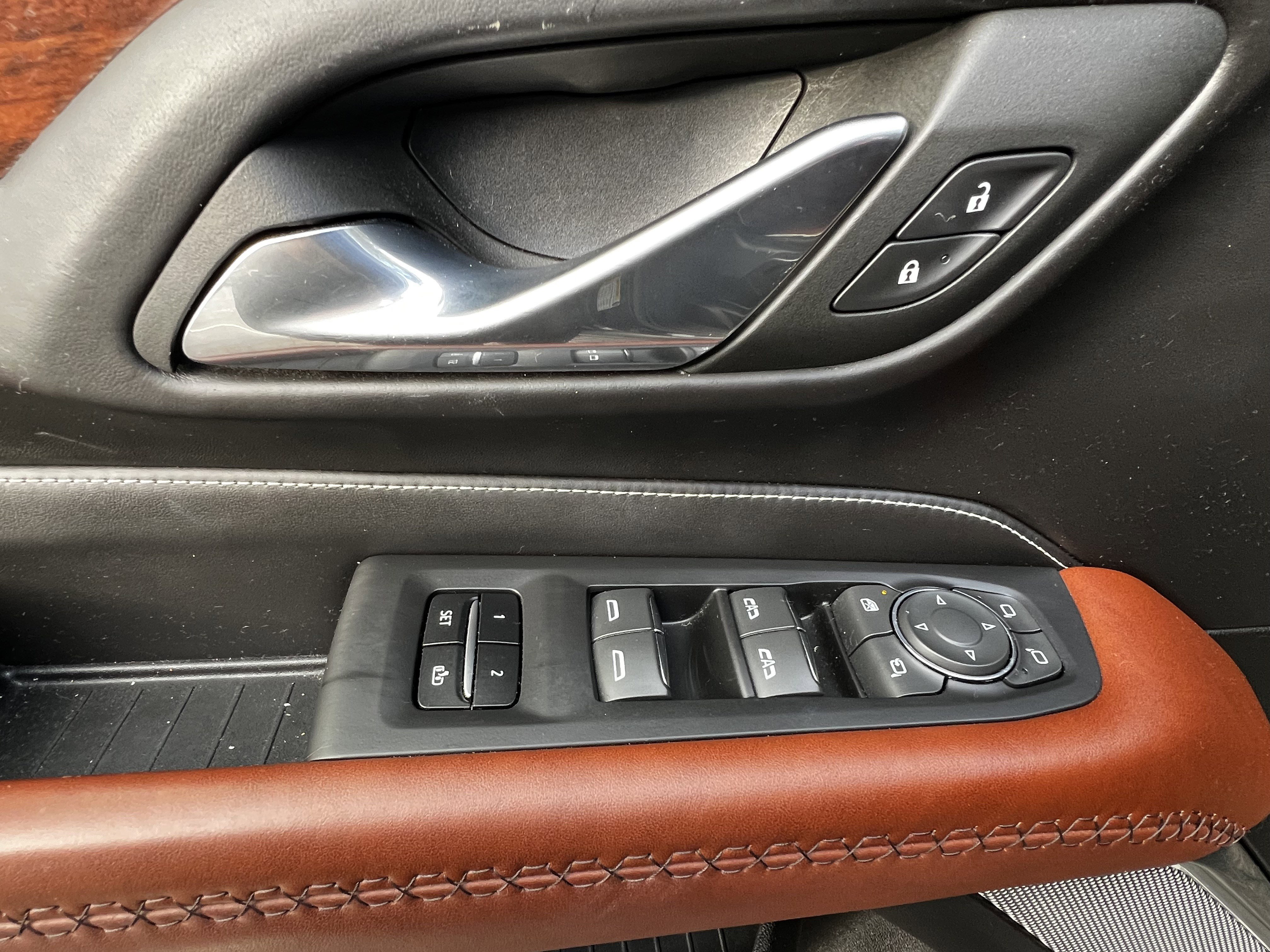Used 2023 GMC Yukon Denali Ultimate AWD/4WD image 14