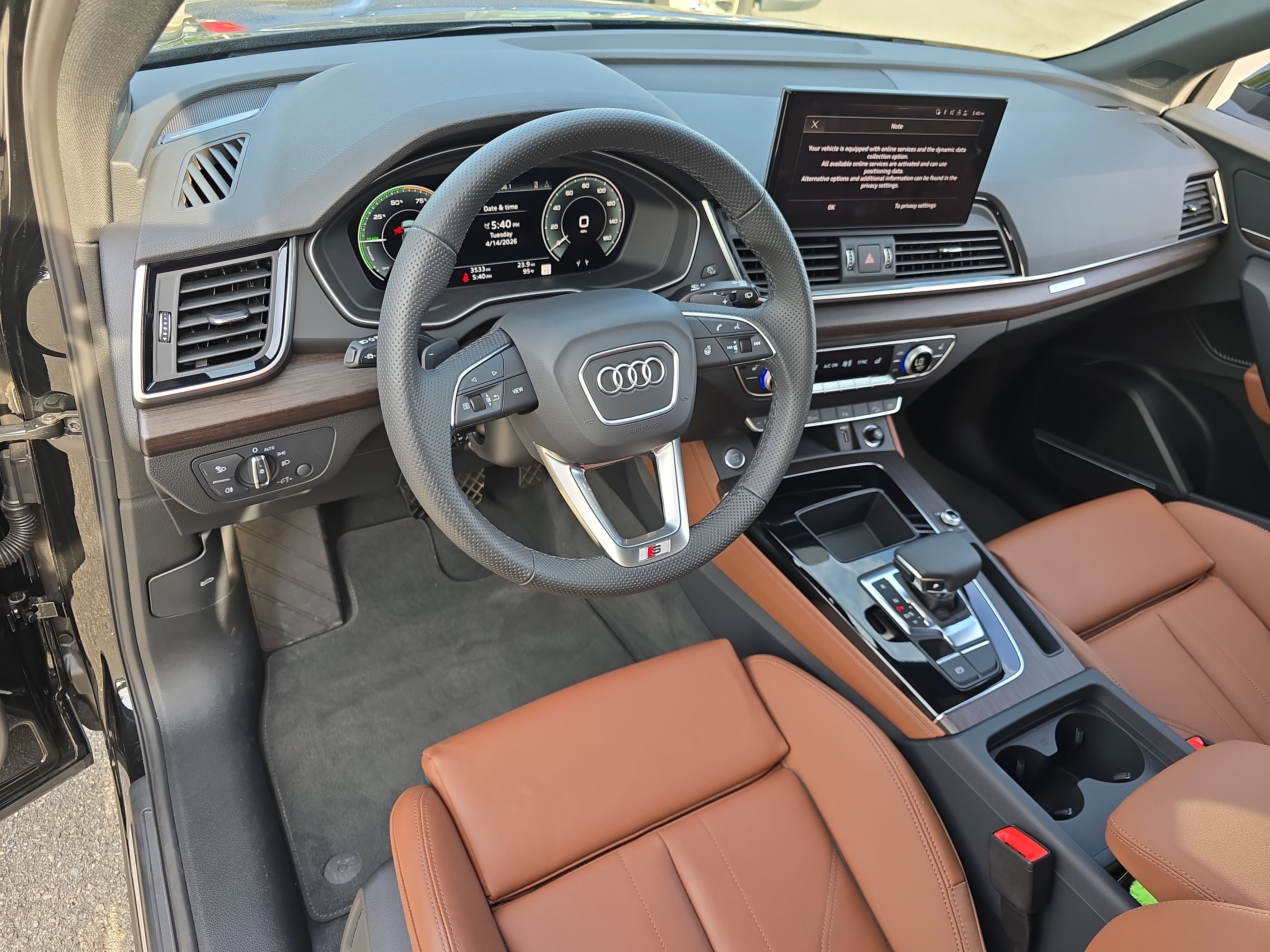 Used 2025 Audi Q5 e Premium Plus w/ Premium Plus Package image 16
