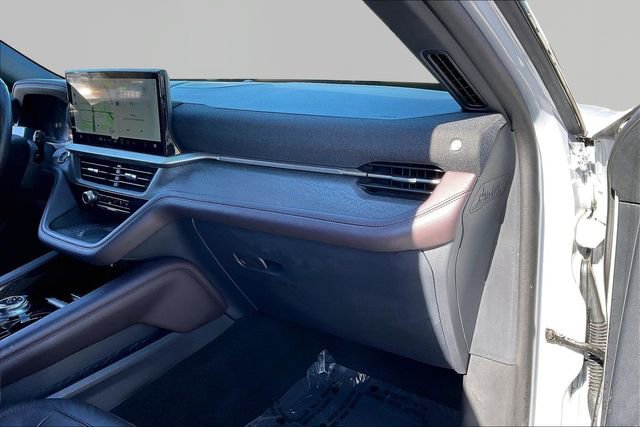 Used 2025 Ford Explorer Platinum w/ LUX Leather Package image 19