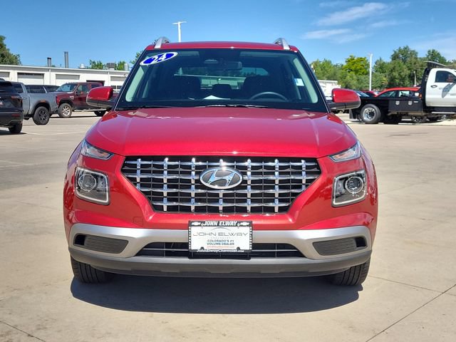 Used 2024 Hyundai Venue SEL FWD image 2