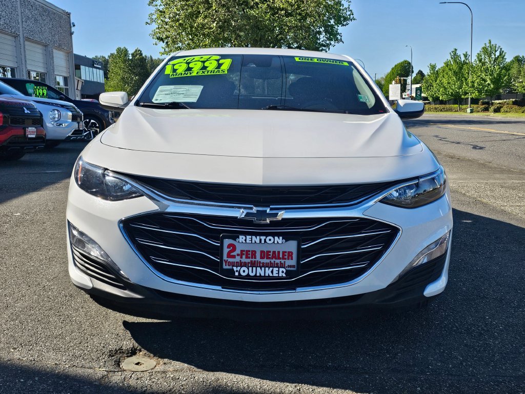 Used 2024 Chevrolet Malibu LT FWD image 2