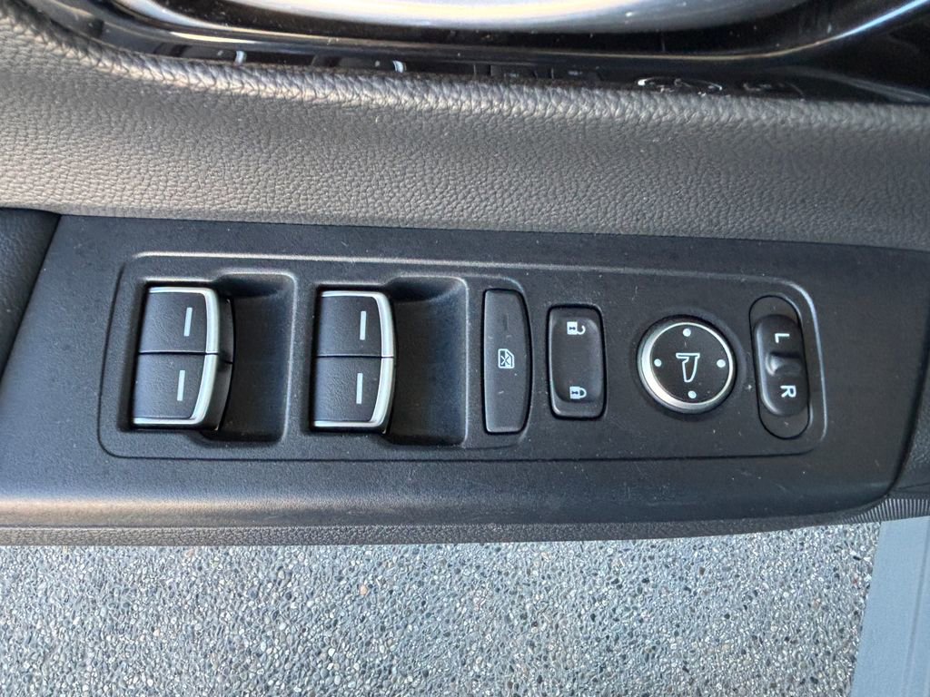 Used 2024 Honda CR-V EX-L image 28