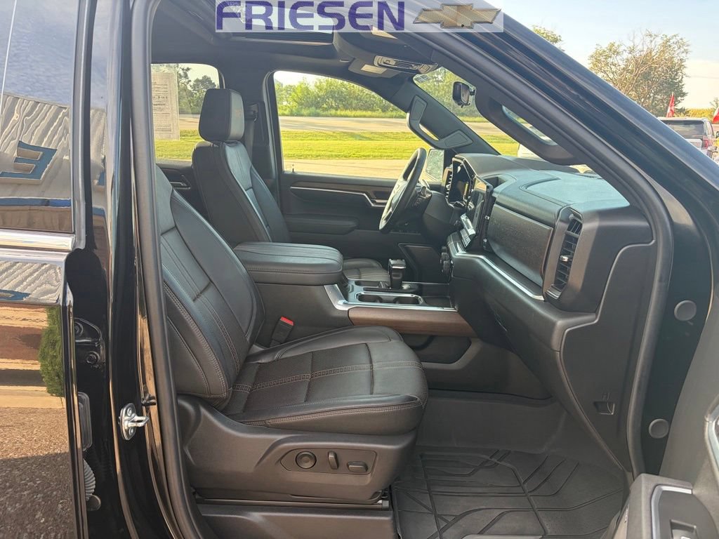 Used 2025 Chevrolet Silverado 1500 High Country w/ High Country Premium Package AWD/4WD image 28