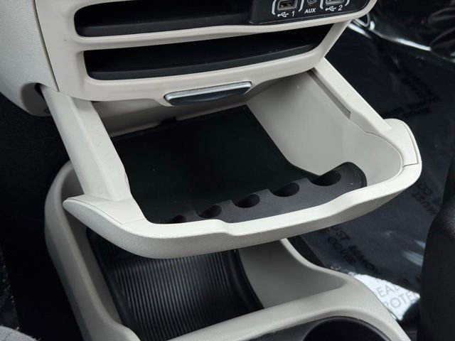 Used 2023 Chrysler Voyager LX image 15