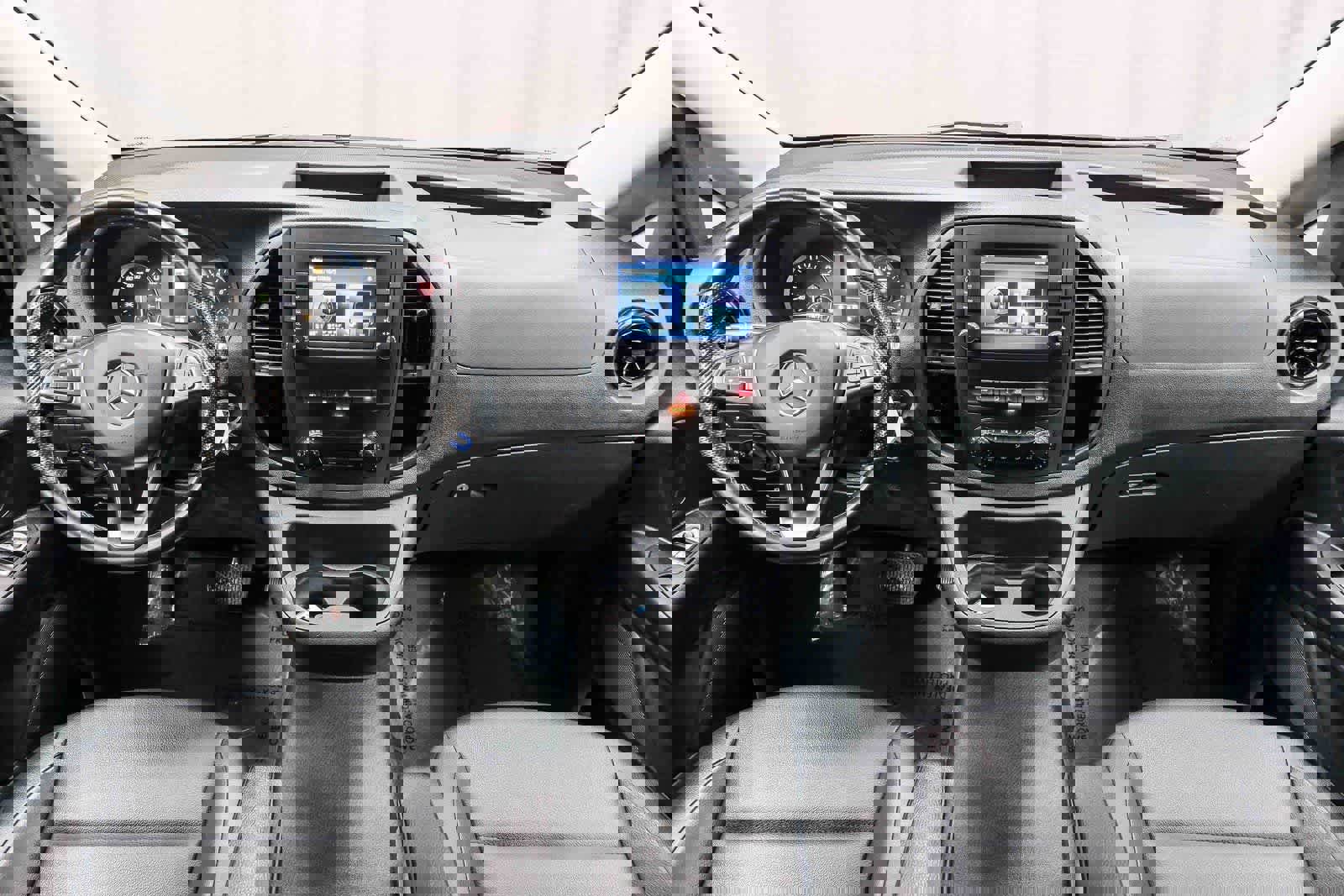 Used 2023 Mercedes-Benz Metris Passenger image 13